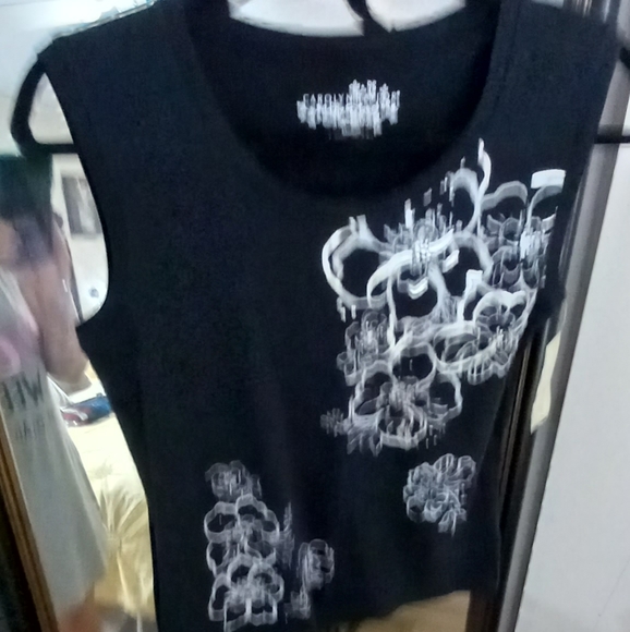 Carolyn Taylor Top - Picture 1 of 6